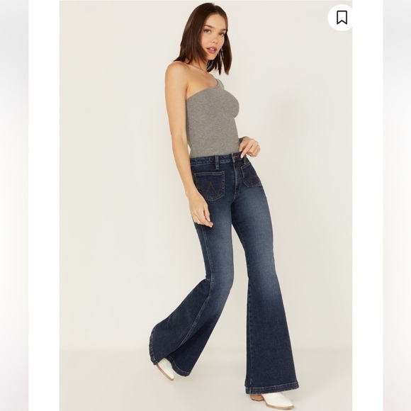 WRANGLER RETRO WOMEN'S HIGH RISE FLARE PATCH POCKET VICTORIA STRETCH JEANS - Picture 2 of 11